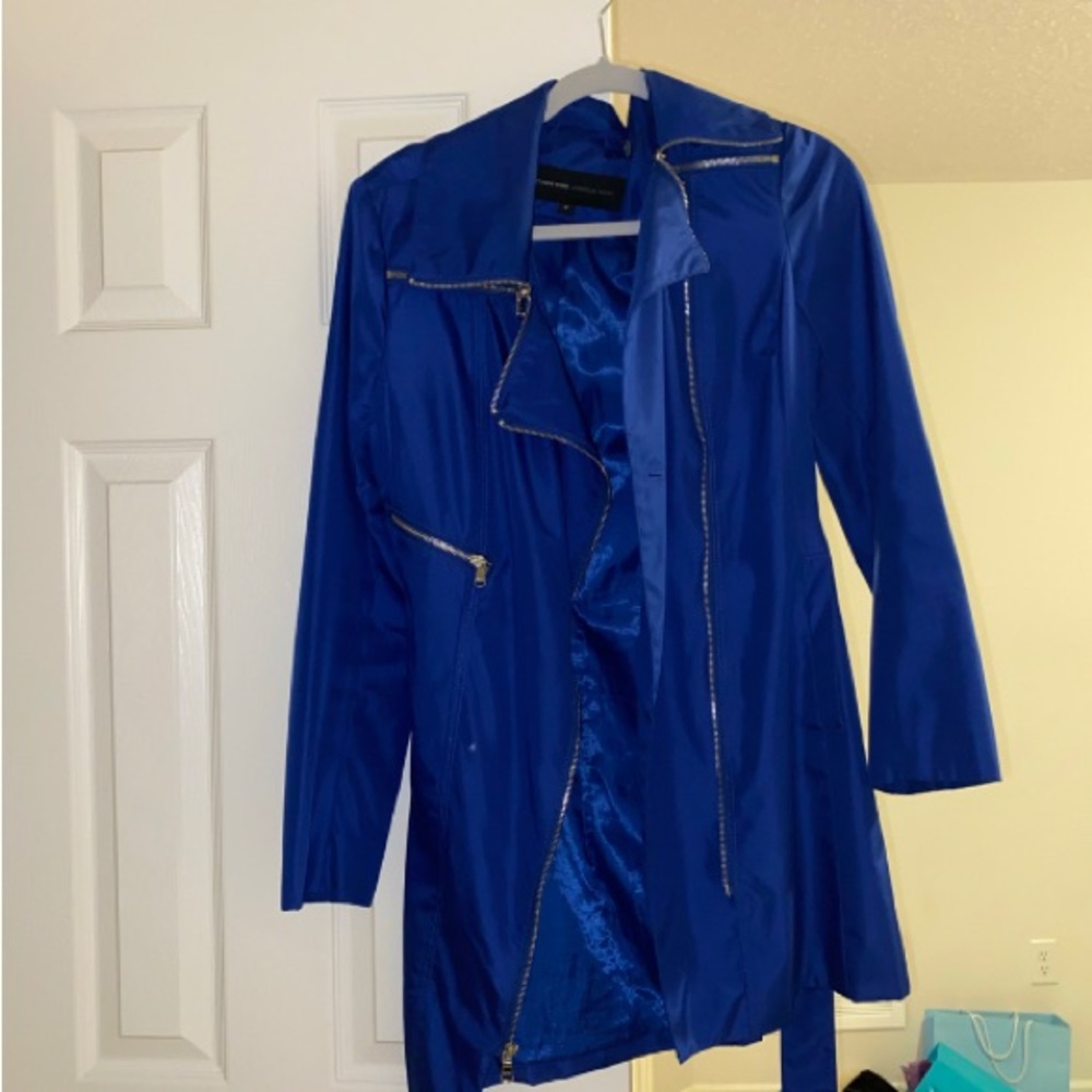 Marc Jacob’s jacket!! I love it but it’s too big now